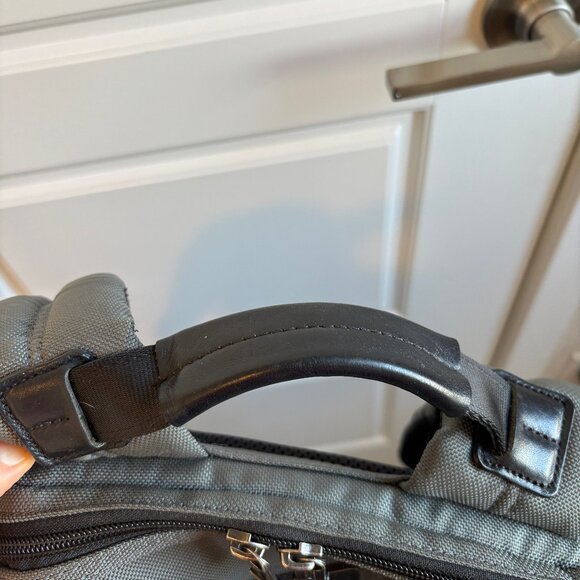 Tumi backpack in orange and grey - Picture 3 of 9